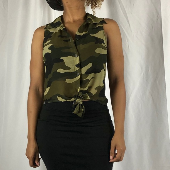 Sheer camo front tie top. - Picture 5 of 5